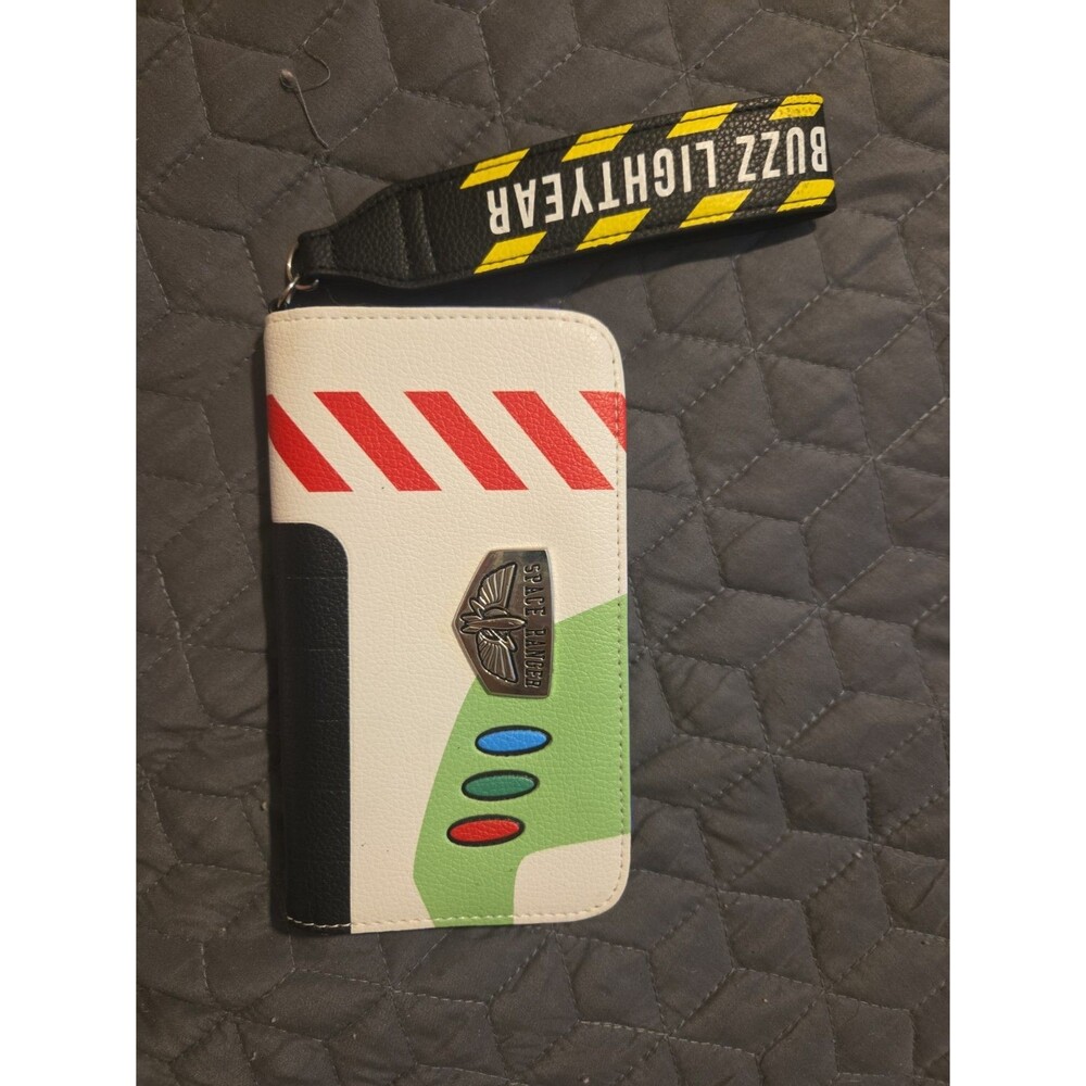 Disney Pixar Buzz Lightyear Bioworld Space Ranger Wallet Wristlet Zip Around